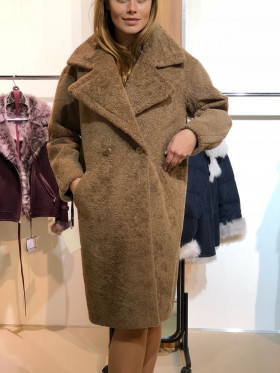 Пальто из меха ягненка